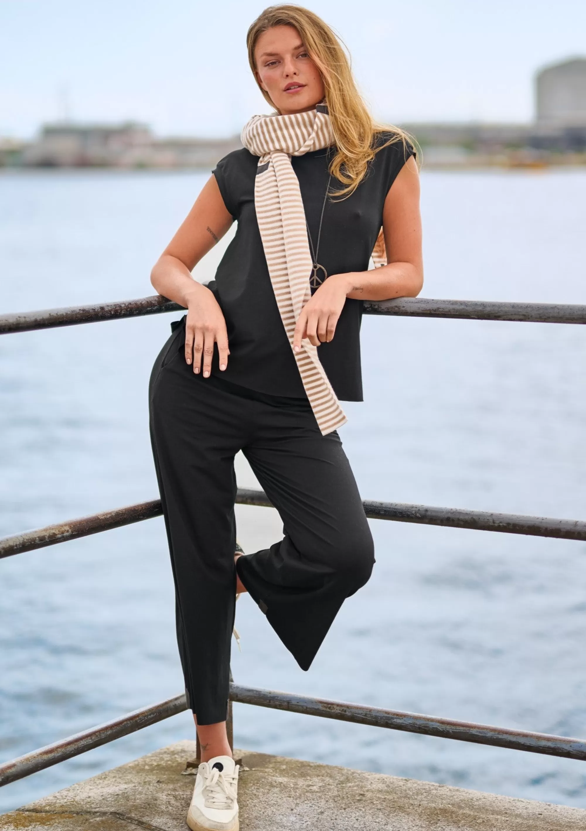 Henriette Steffensen Copenhagen DREIECKIGER SCHAL | 4051 STRIPES C&O Discount