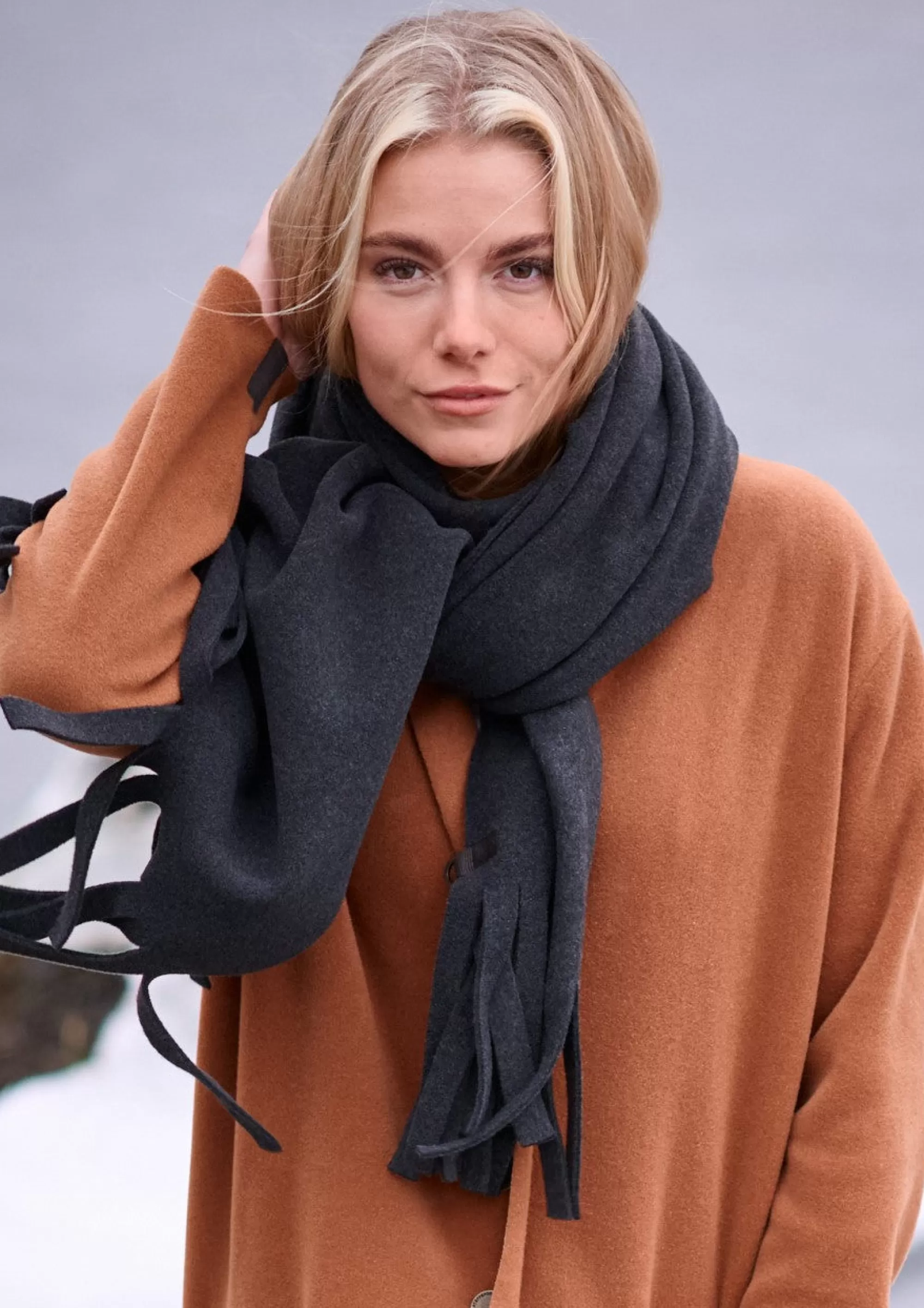 Henriette Steffensen Copenhagen SCHAL MIT FRANSEN | 4077 SOFT BLACK Flash Sale